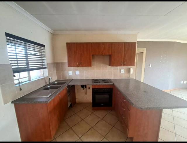 2 BEDROOM APARTMENT FOR SALE IN HEUWELOORD